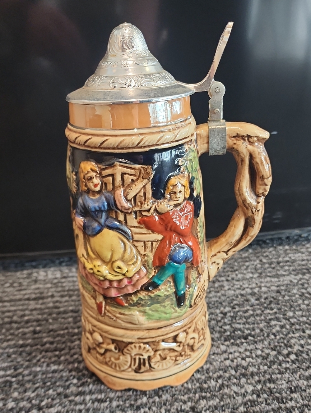 VTG Beer Stein Music Box with Lid. Ceramic, Plays-How Dry I Am, Made in Japan